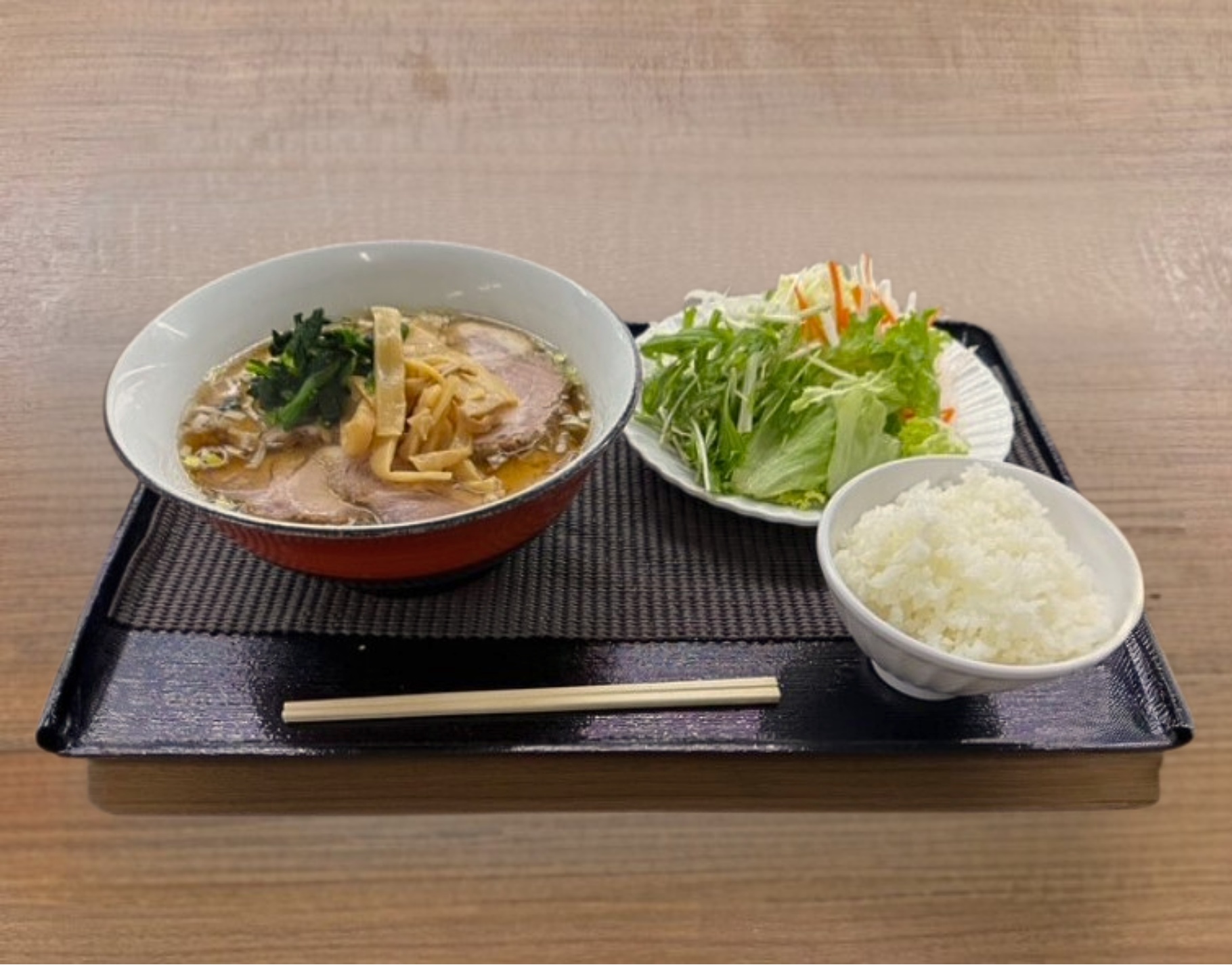 林SPFポークチャーシュー醤油ラーメン