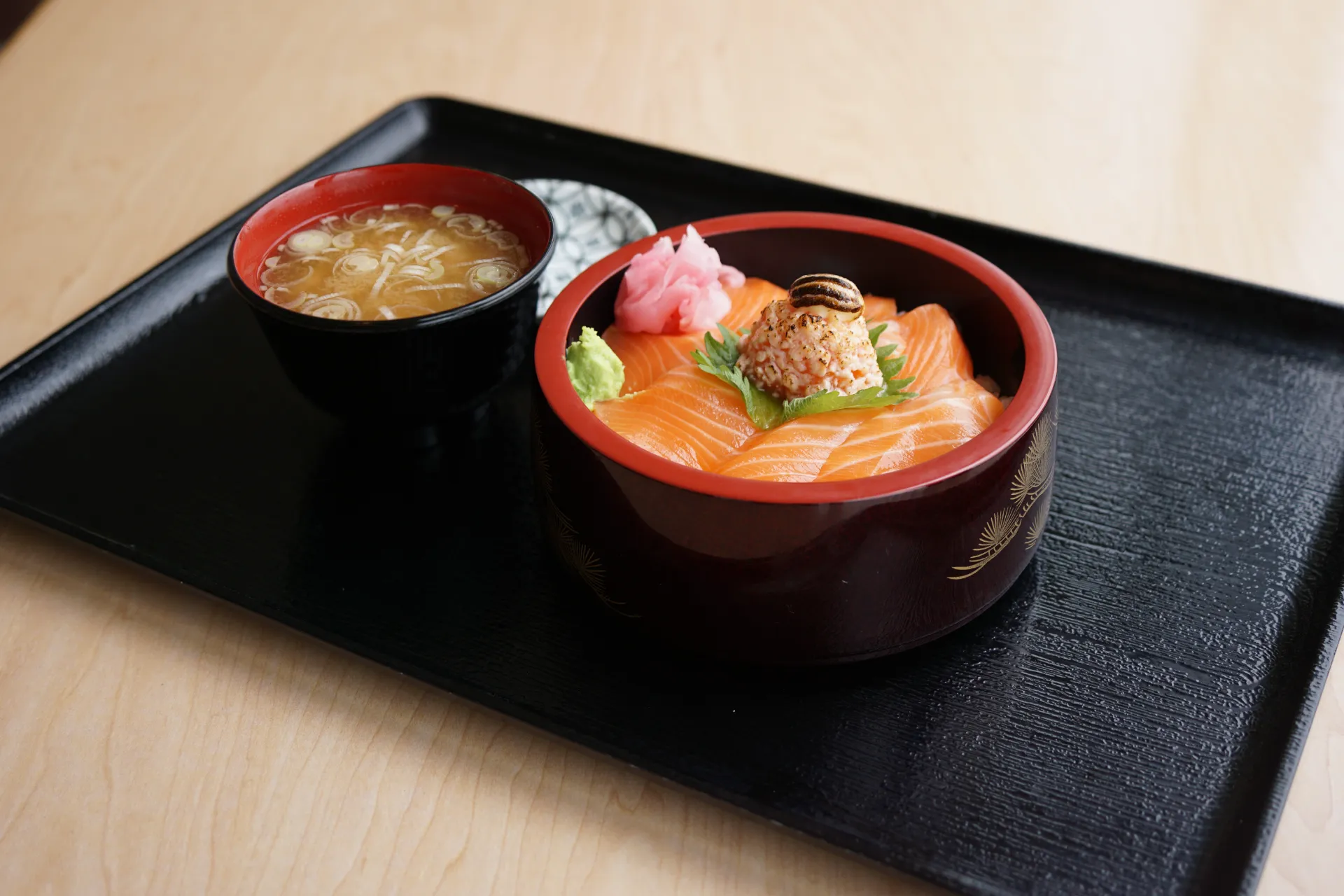 サーモン大好き丼