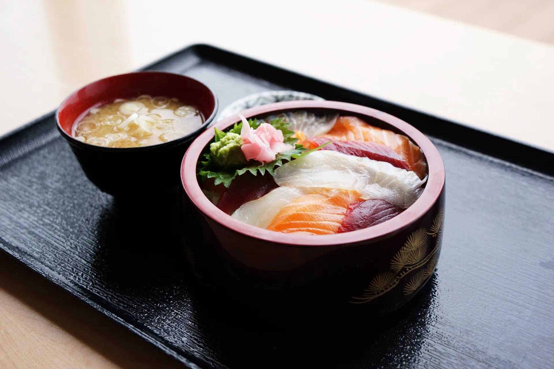 海鮮三色丼
