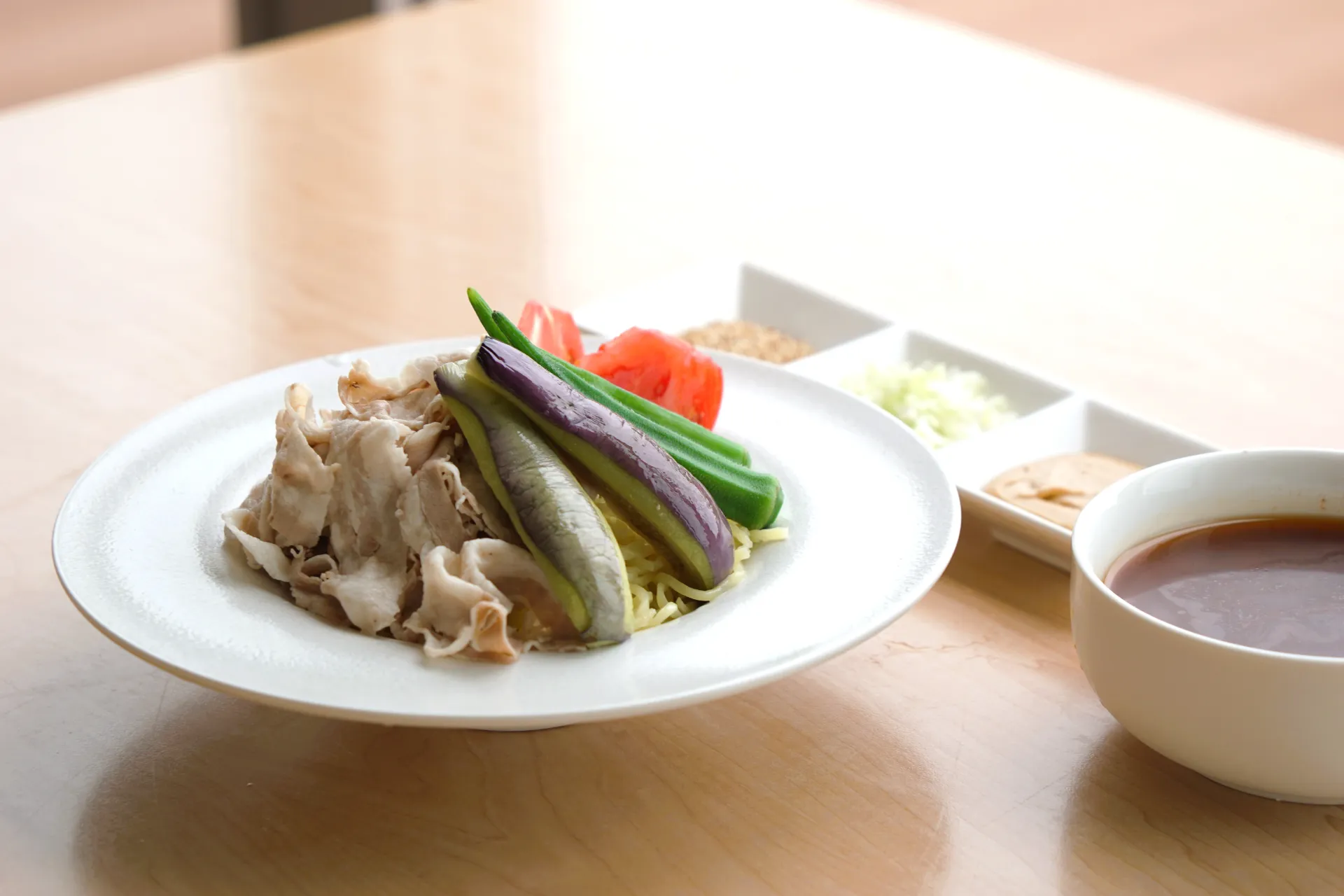 落花生香る冷しゃぶピリ辛担々麺